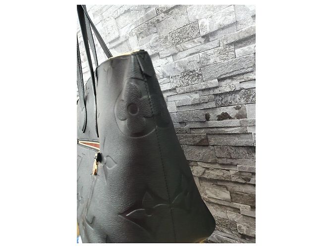 Louis Vuitton Borsa da viaggio Giant Monogram Empreinte Nero - vista 8