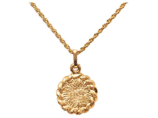Collana con pendente Chanel placcata oro D'oro - vista 2