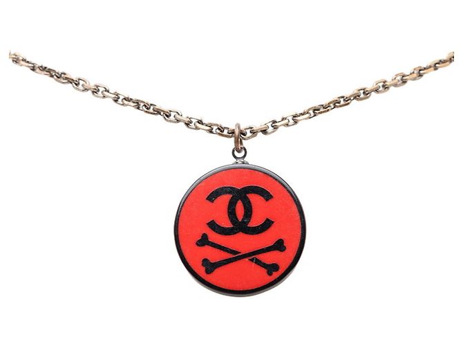Collana con pendente Chanel Coco Mark Nero Rosso - vista 2