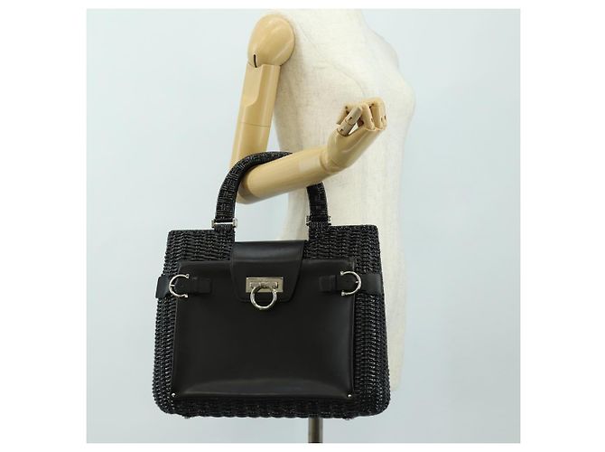 Borsa a mano Salvatore Ferragamo Gancini in rattan nero e argento Auth 184711V - vista 27