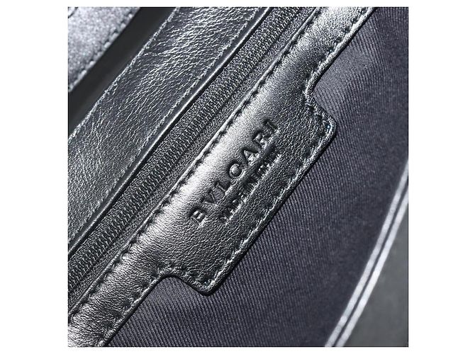 Bulgari Borsa a Spalla BVLGARI Chandra in Pelle Nera e Oro Auth 183888A Nero D'oro - vista 16