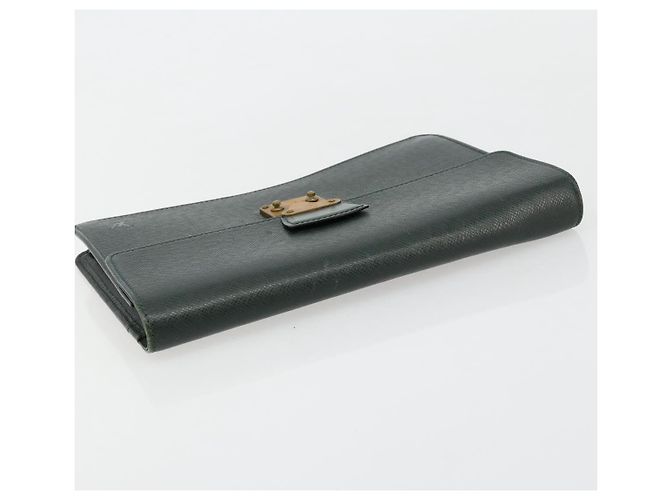 LOUIS VUITTON Taiga Pochette Kourad Clutch Bag Epicea M30194 LV Auth bs35554 - vista 5