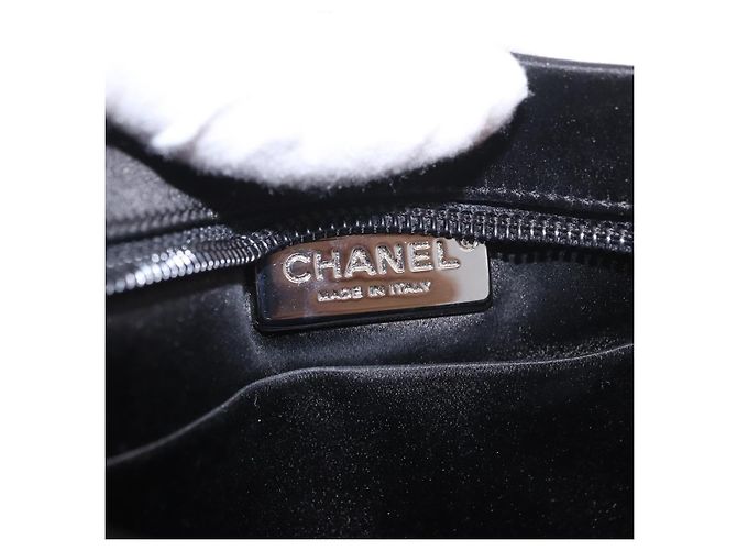CHANEL Camelia Chain Schultertasche aus Satin Schwarz Silber CC Authentisch 184869SM - Ansicht 15
