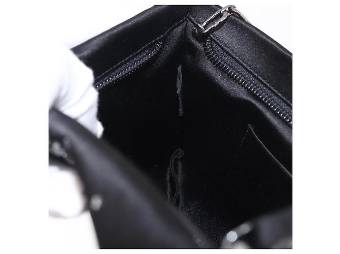 CHANEL Camelia Chain Schultertasche aus Satin Schwarz Silber CC Authentisch 184869SM - Ansicht 18
