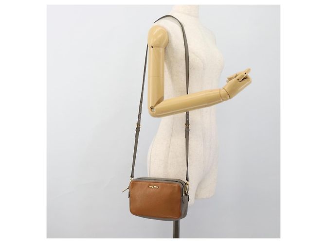 Borsa a Spalla Miu Miu in Pelle Marrone Oro Auth 185116A D'oro - vista 22