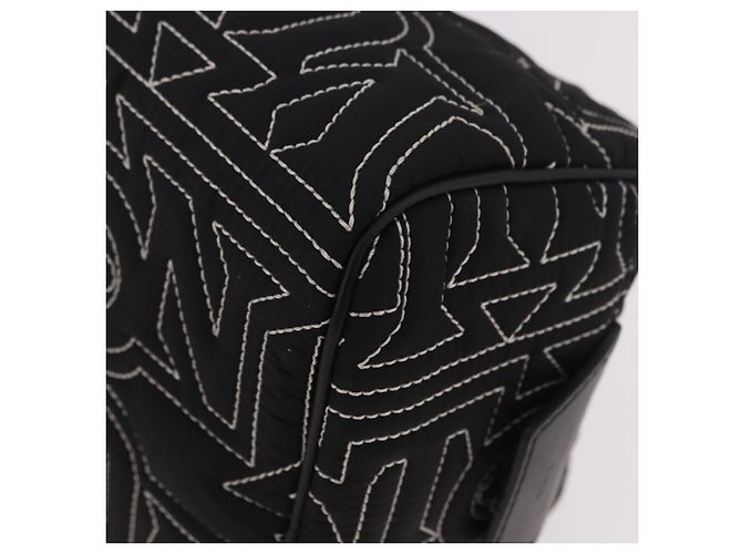 LOUIS VUITTON LV Snow Dopp Kit Clutch in Nylon Nero M21435 LV Auth BA13321SM - vista 11