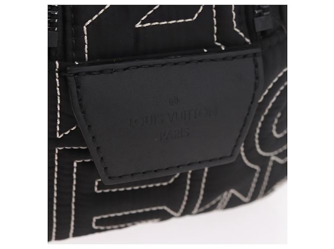 LOUIS VUITTON LV Snow Dopp Kit Clutch in Nylon Nero M21435 LV Auth BA13321SM - vista 16