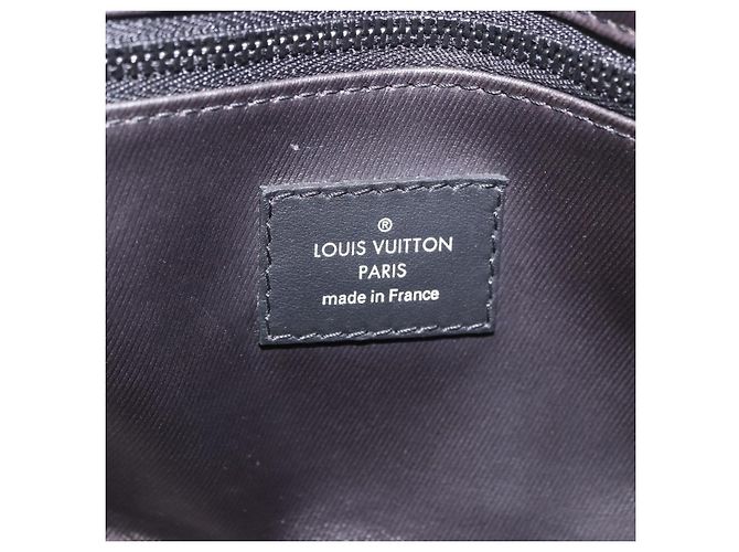 LOUIS VUITTON LV Snow Dopp Kit Clutch in Nylon Nero M21435 LV Auth BA13321SM - vista 17