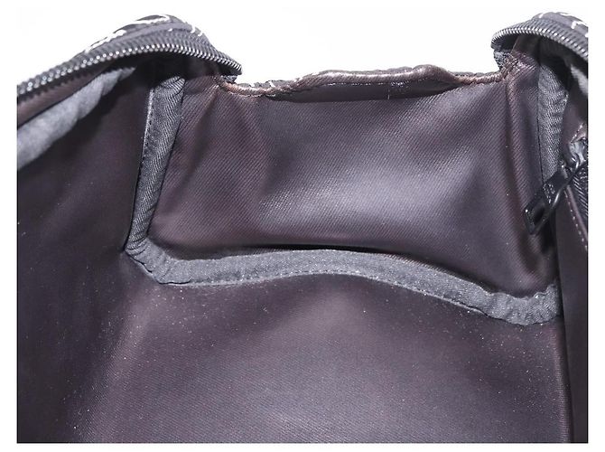 LOUIS VUITTON LV Snow Dopp Kit Clutch in Nylon Nero M21435 LV Auth BA13321SM - vista 20
