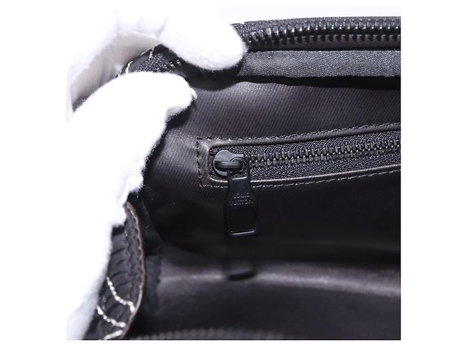 LOUIS VUITTON LV Snow Dopp Kit Clutch in Nylon Nero M21435 LV Auth BA13321SM - vista 21
