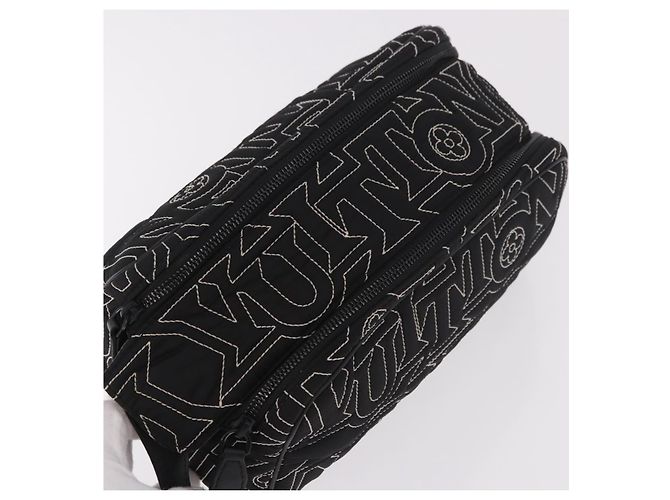 LOUIS VUITTON LV Snow Dopp Kit Clutch in Nylon Nero M21435 LV Auth BA13321SM - vista 6