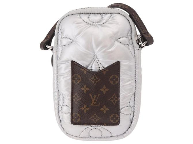 LOUIS VUITTON Bolsa de Celular Monogram Pillow Silver M81716 LV Auth am11853SAM Prata - vista 2