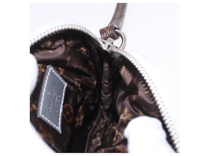 LOUIS VUITTON Bolsa de Celular Monogram Pillow Silver M81716 LV Auth am11853SAM Prata - vista 21
