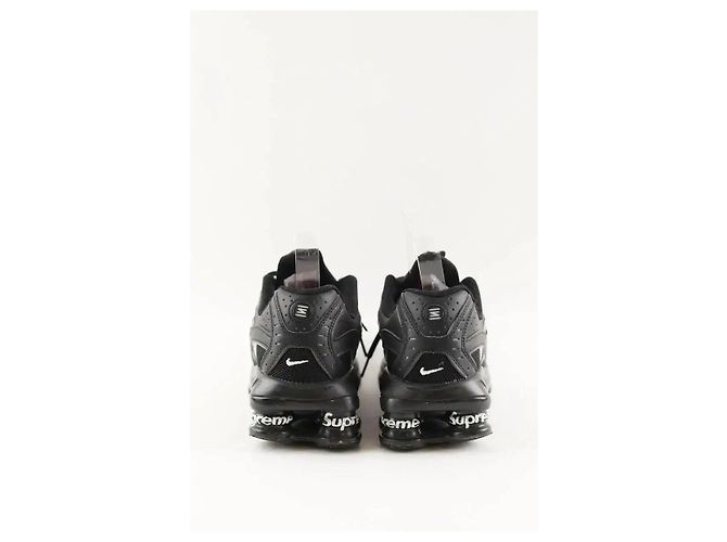Nike Schwarze Leder-Sneaker - Ansicht 2