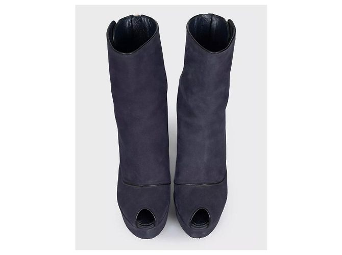 Louis Vuitton Grau Wildleder Open-Toe Booties EU 38 gebraucht - Ansicht 2