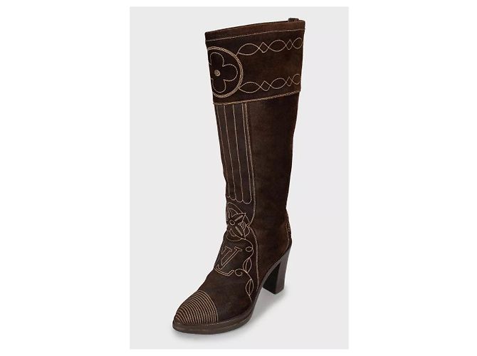 Louis Vuitton Suede Boots with Contrast Stitching – Size 38 pre-owned - view 3