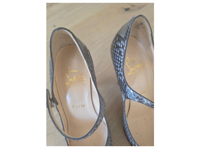 Christian Louboutin Louboutin Pumps aus Pythonleder Blau Grau Metallisch - Ansicht 4