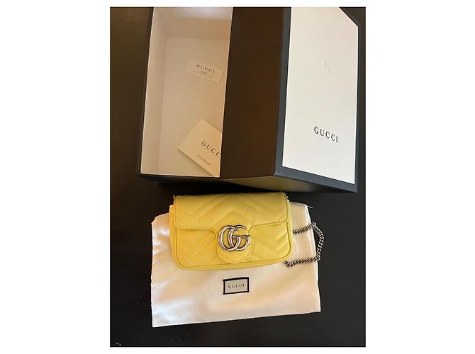 Borsa a tracolla Gucci Marmont piccola in pelle trapuntata gialla Giallo - vista 7