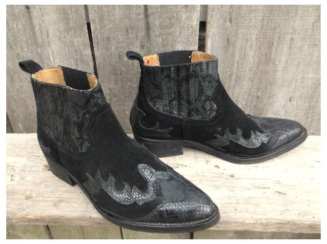 Atelier Voisin Stivaletti in scamosciato nero con dettagli serpente - vista 2