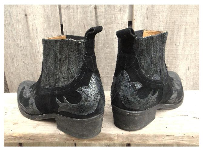 Atelier Voisin Stivaletti in scamosciato nero con dettagli serpente - vista 4