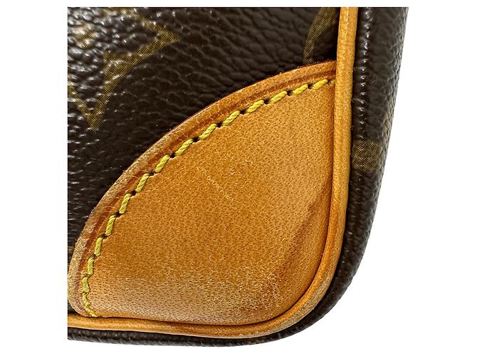 Louis Vuitton Monogram Shoulder Bag Brown - view 4