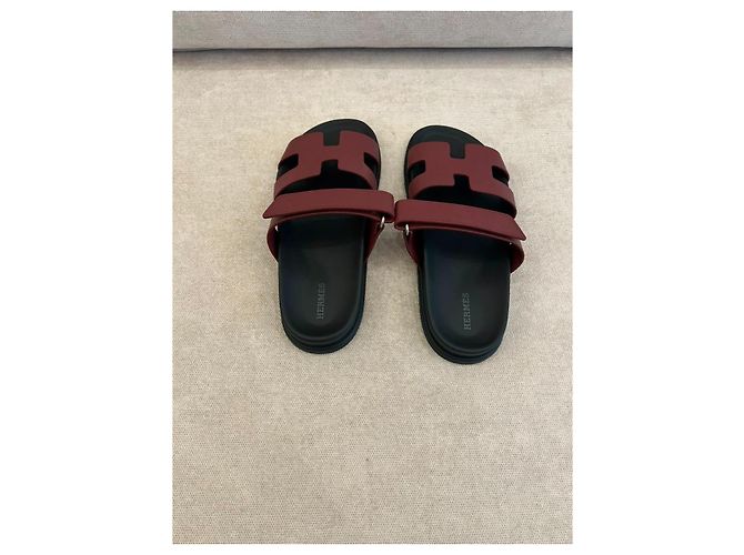 Sandali Hermès Chypre in pelle bordeaux Bordò - vista 2