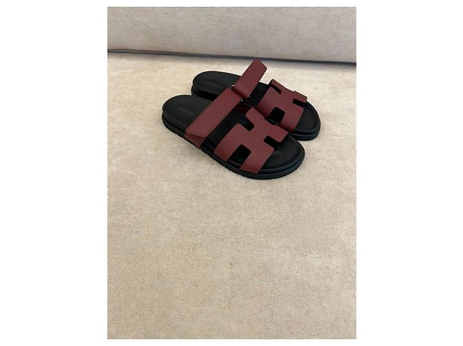 Sandali Hermès Chypre in pelle bordeaux Bordò - vista 4