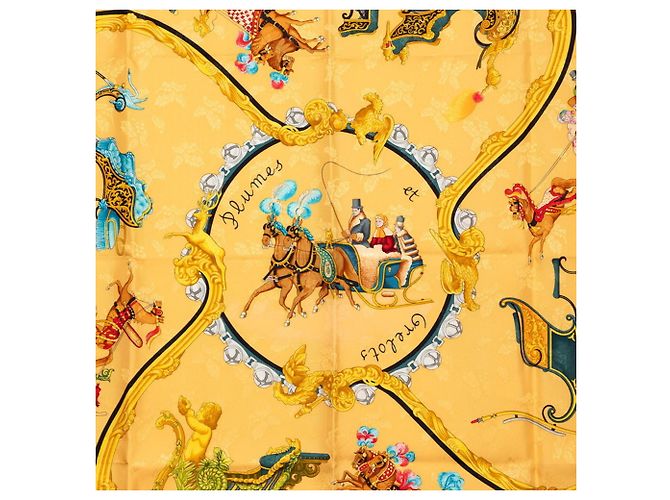 Sciarpa Carré 90 Plumes et Grelots Hermès D'oro Verde - vista 3