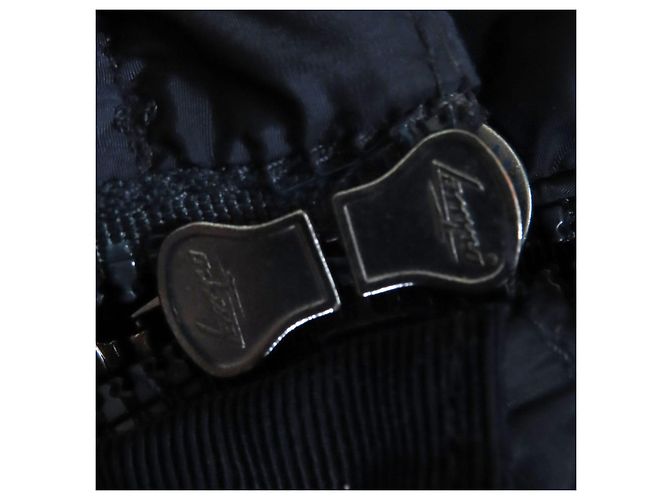 Moncler FLAMME GIUBBOTTO Abrigo de nylon y plumón Azul Azul marino - vista 8