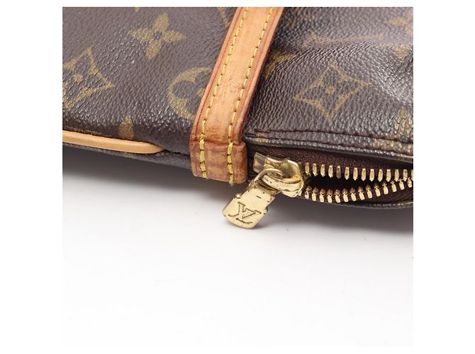 Borsa a tracolla Louis Vuitton Coussin Monogram Marrone - vista 8