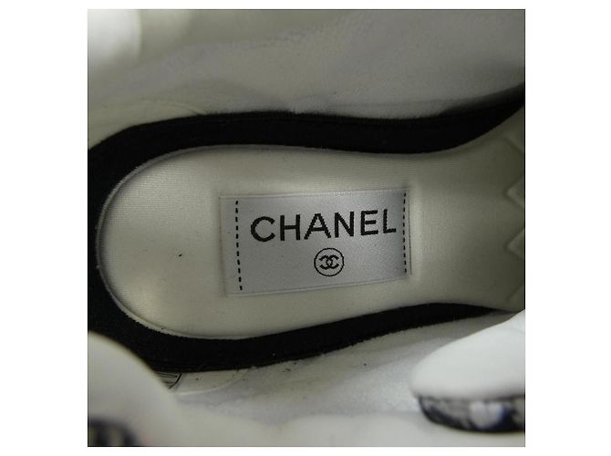 Timeless Sneakers in tessuto Chanel Marrone Nero - vista 6