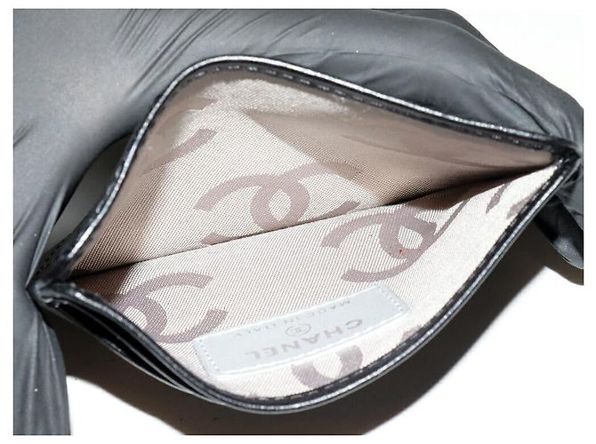 Tarjetero de piel de becerro Chanel Cambon Line Negro - vista 3