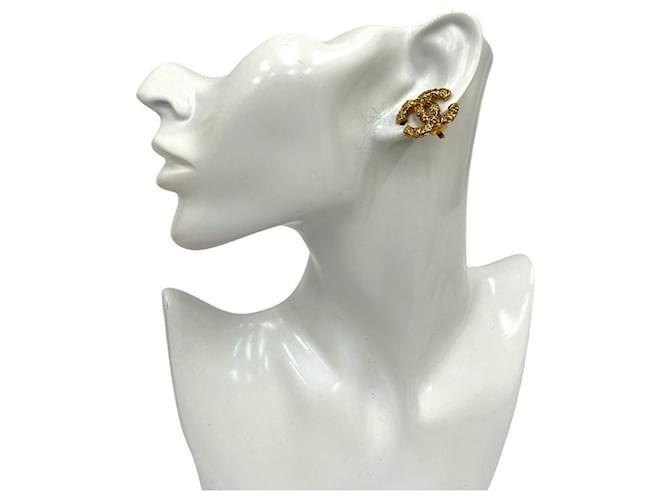 Timeless Pendientes Chanel Coco Mark Dorado - vista 2