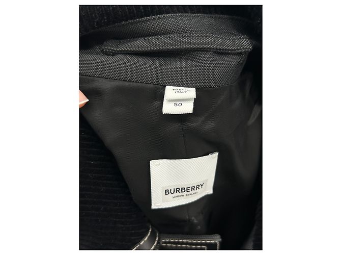 Burberry Schwarzer Trenchcoat mit Samtkragen - Ansicht 3