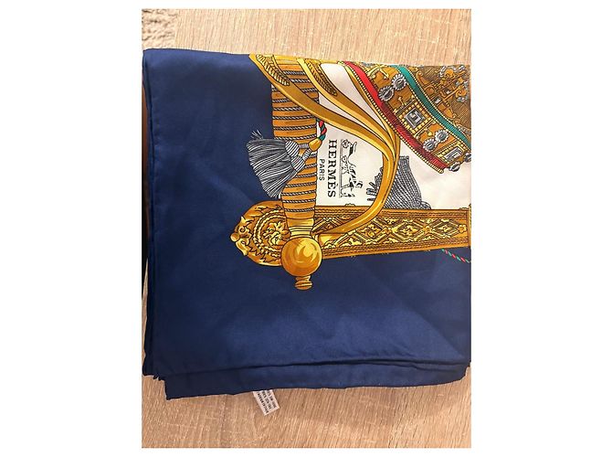Carré de seda Hermès Blanco Azul Gold hardware - vista 15
