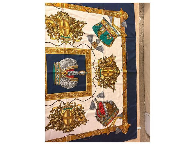 Carré de seda Hermès Blanco Azul Gold hardware - vista 5