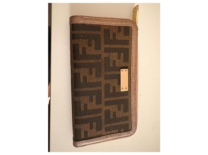 Portafoglio Fendi Monogramma Marrone e Oro Gold hardware - vista 3
