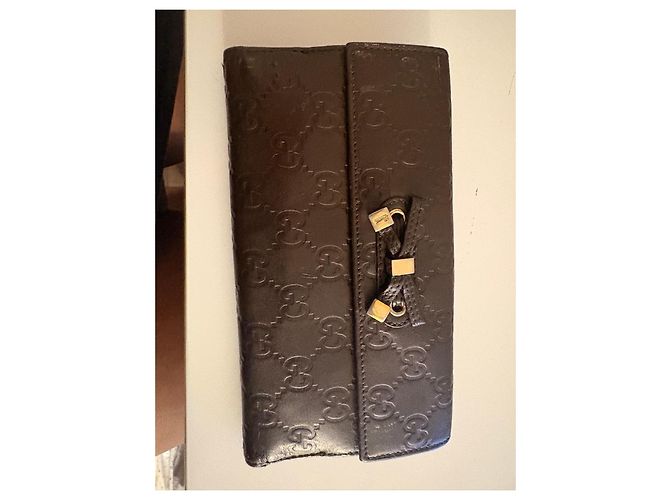 Gucci Cartera larga de cuero marrón con relieve GG Castaño - vista 2