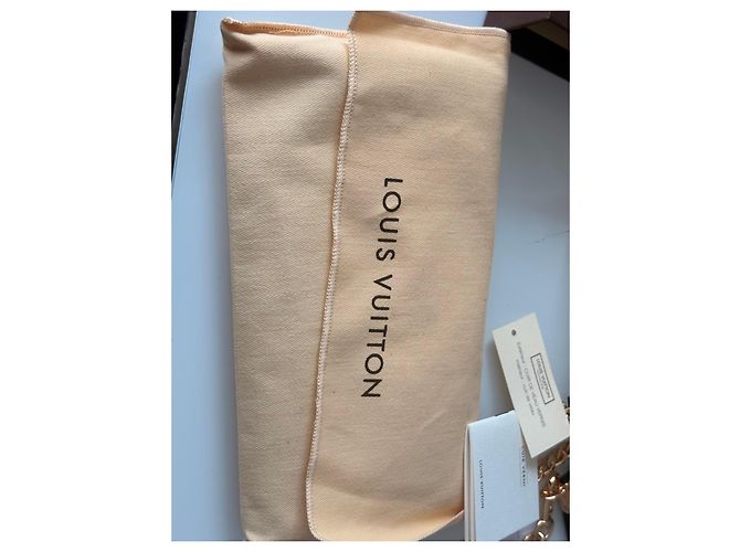 Sarah Cartera Louis Vuitton Dorado - vista 12