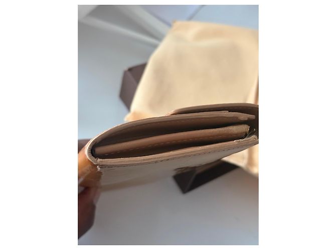 Sarah Cartera Louis Vuitton Dorado - vista 5