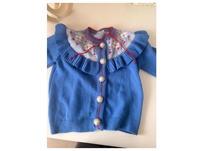 Miu Miu Cardigan in Blau mit Rüschen und Perlenknöpfen - Ansicht 2