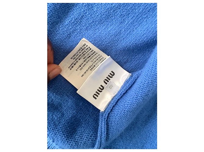 Miu Miu Cardigan in Blau mit Rüschen und Perlenknöpfen - Ansicht 7