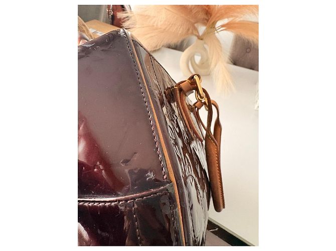 Bolsa Louis Vuitton Summit Monogram Vernis Alma BB Bordeaux - vista 15