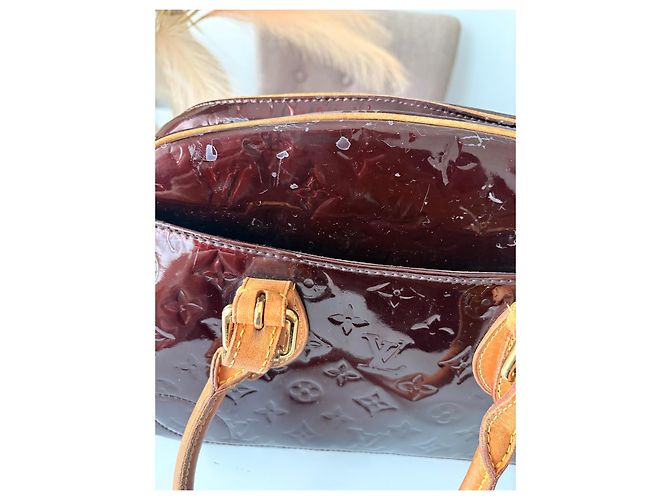 Bolsa Louis Vuitton Summit Monogram Vernis Alma BB Bordeaux - vista 4