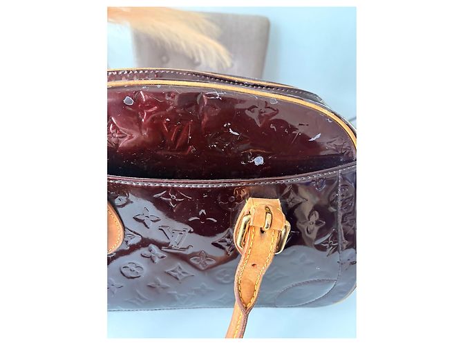 Bolsa Louis Vuitton Summit Monogram Vernis Alma BB Bordeaux - vista 5
