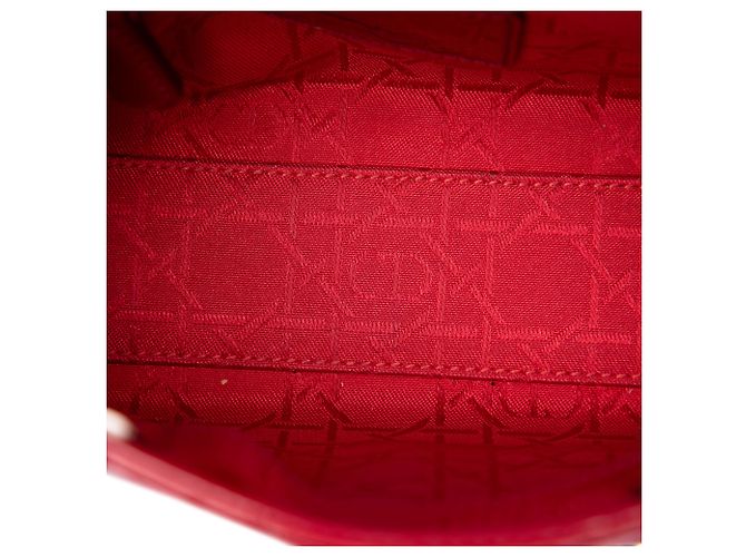 Lady Dior mini in vernice cannage rosso Bordò - vista 4
