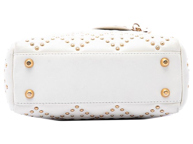 Dior Lady Dior Mini in agnello bianco cannage con borchie - vista 3
