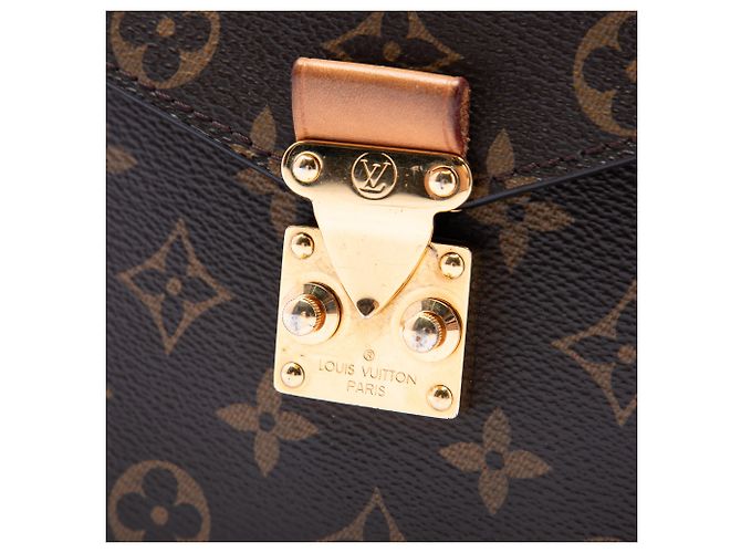 Louis Vuitton Pochette Metis Monogram Marrom - vista 5
