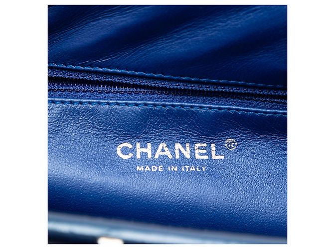 Clutch Chanel Blue Quilted Patent Timeless Kiss Lock - vista 5