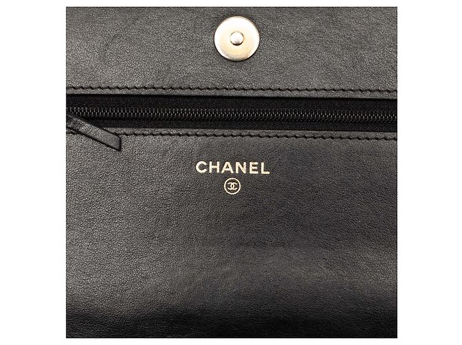 Portafoglio Chanel Boy in caviar trapuntato nero con catena - vista 5